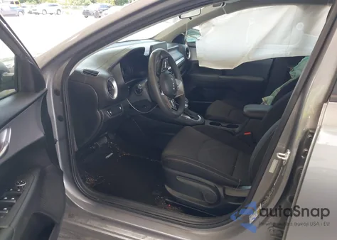 2023 Kia Forte Lxs z USA, uszkodzony, nr VIN 3KPF24AD9PE678390